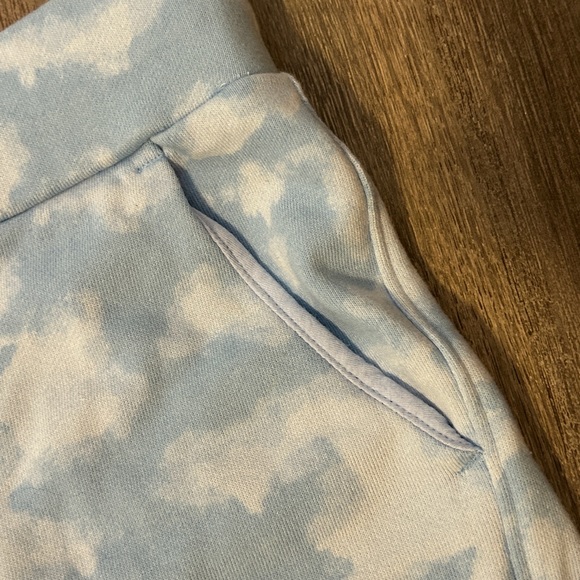 Champion tie dye blue and white shorts - Picture 3 of 7